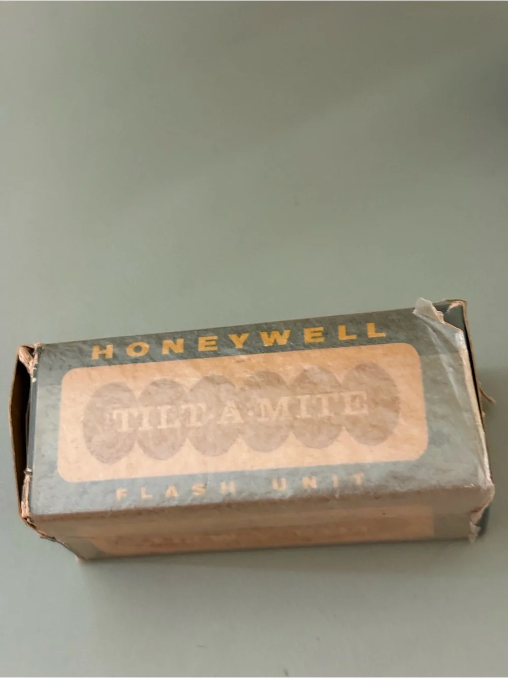 Honeywell Gray Vintage Flash Unit with Gray Case